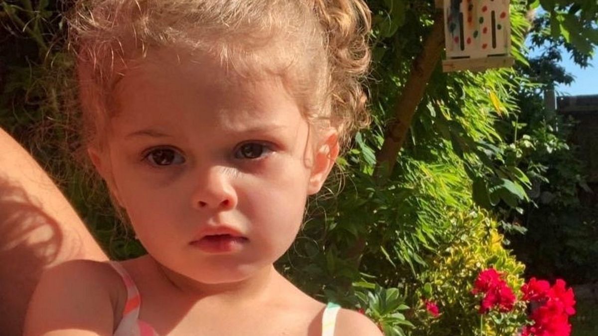 2-latka zmarła po połknięciu środka do czyszczenia toalet.