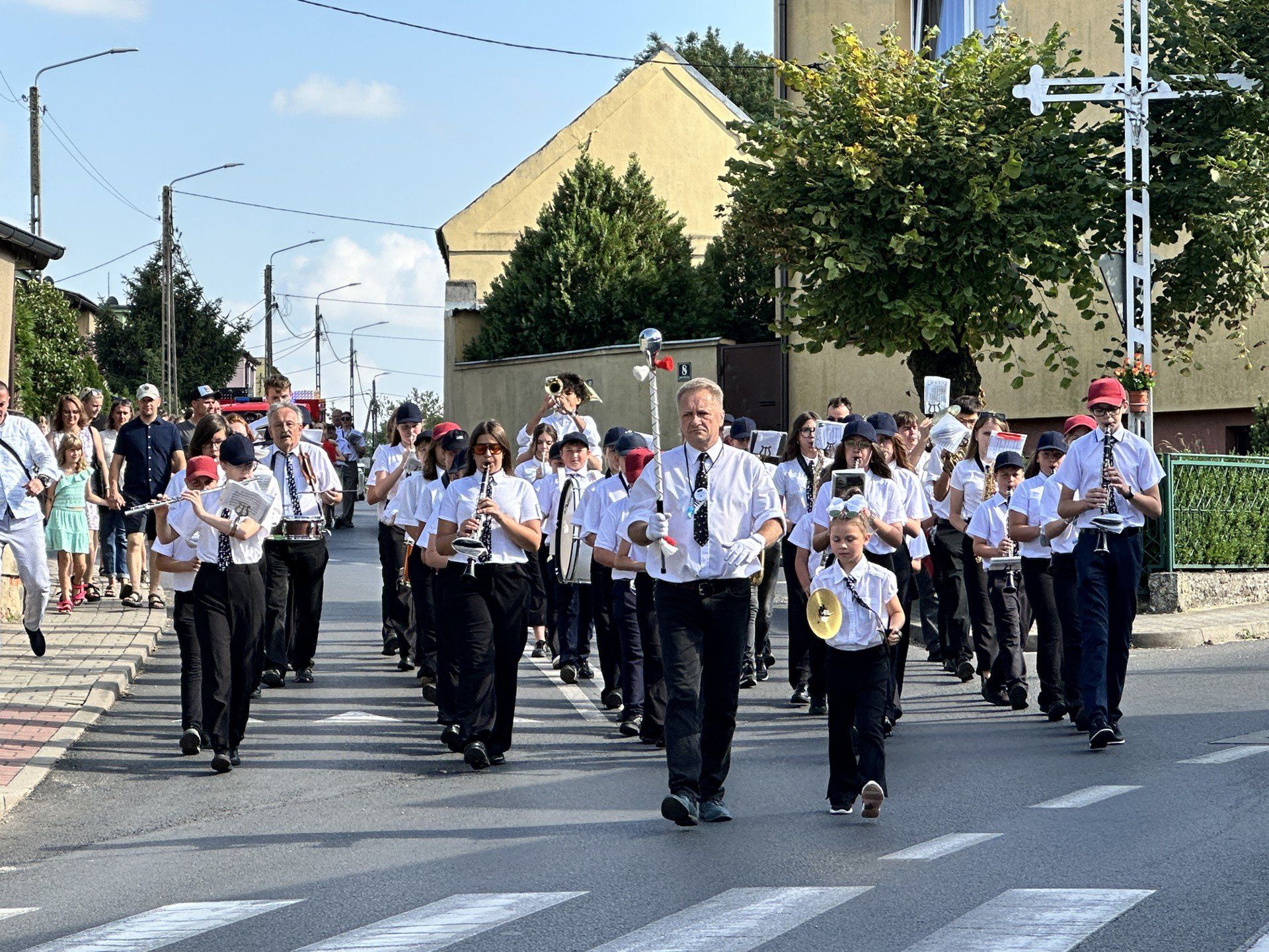 Cztery orkiestry zagrały w Szamocinie. Koncert poprzedził widowiskowy przemarsz ulicami miasta. Zobaczcie zdjęcia