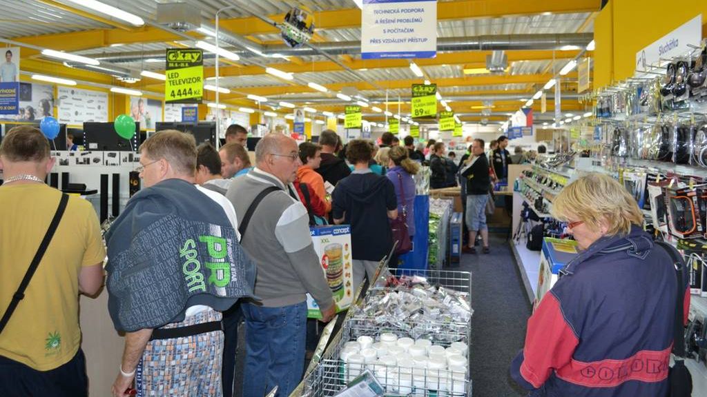 Otwarcie sklepu Okay w 2014 roku. Po ponad dekadzie sieć znika w