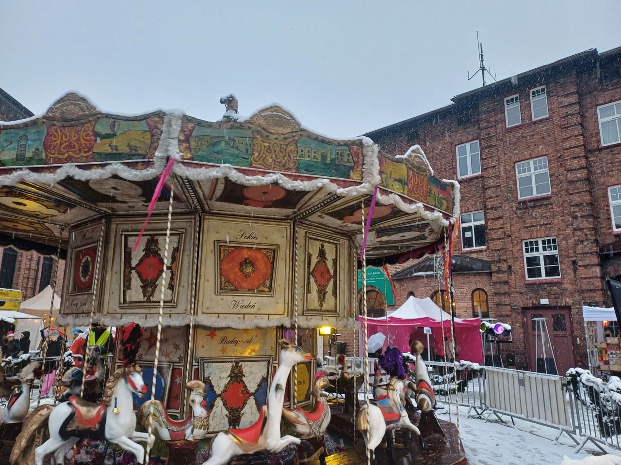 Katowice: Jarmark Na Nikiszu 2025 nadchodzi. Trzy dni atrakcji w zabytkowym osiedlu Katowic. Oto lista atrakcji