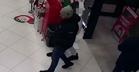 Kradzież w Rossmannie. Policja publikuje zdjęcia złodzieja i prosi o pomoc