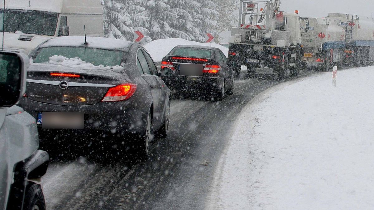 Intensywne opady śniegu w górach nie są niczym zaskakującym od wczesnej jesieni do późnej wiosny