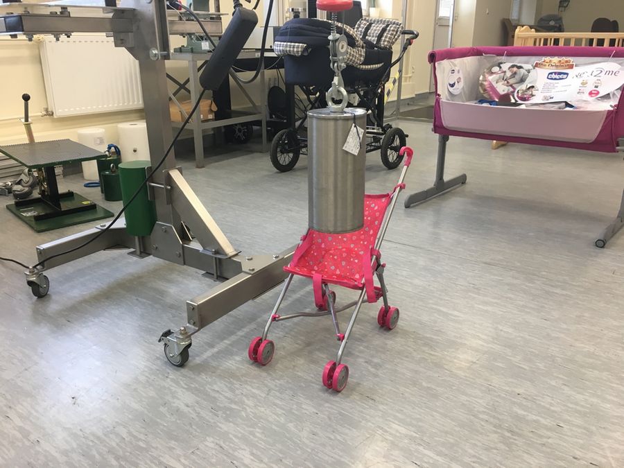 Wózki dla lalek obciąża się nawet 50 kg ciężarami