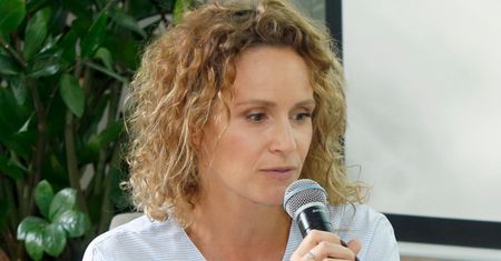 Monika Mrozowska eksponuje sylwetkę na wakacjach i przyznaje, że myślała o OPERACJI PLASTYCZNEJ: "Rozważałam PONACIĄGANIE tego i owego" (FOTO)