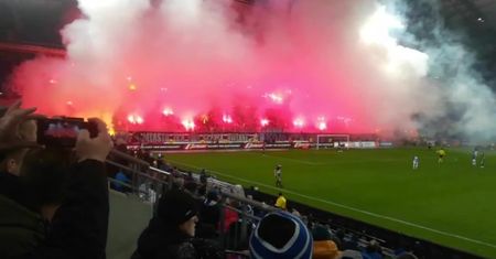 Race i głośny śpiew. Doping kibiców Lecha przy Bułgarskiej