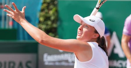 Pewna wygrana Igi Świątek z Moną Barthel w I rundzie olimpijskiego turnieju tenisistek.