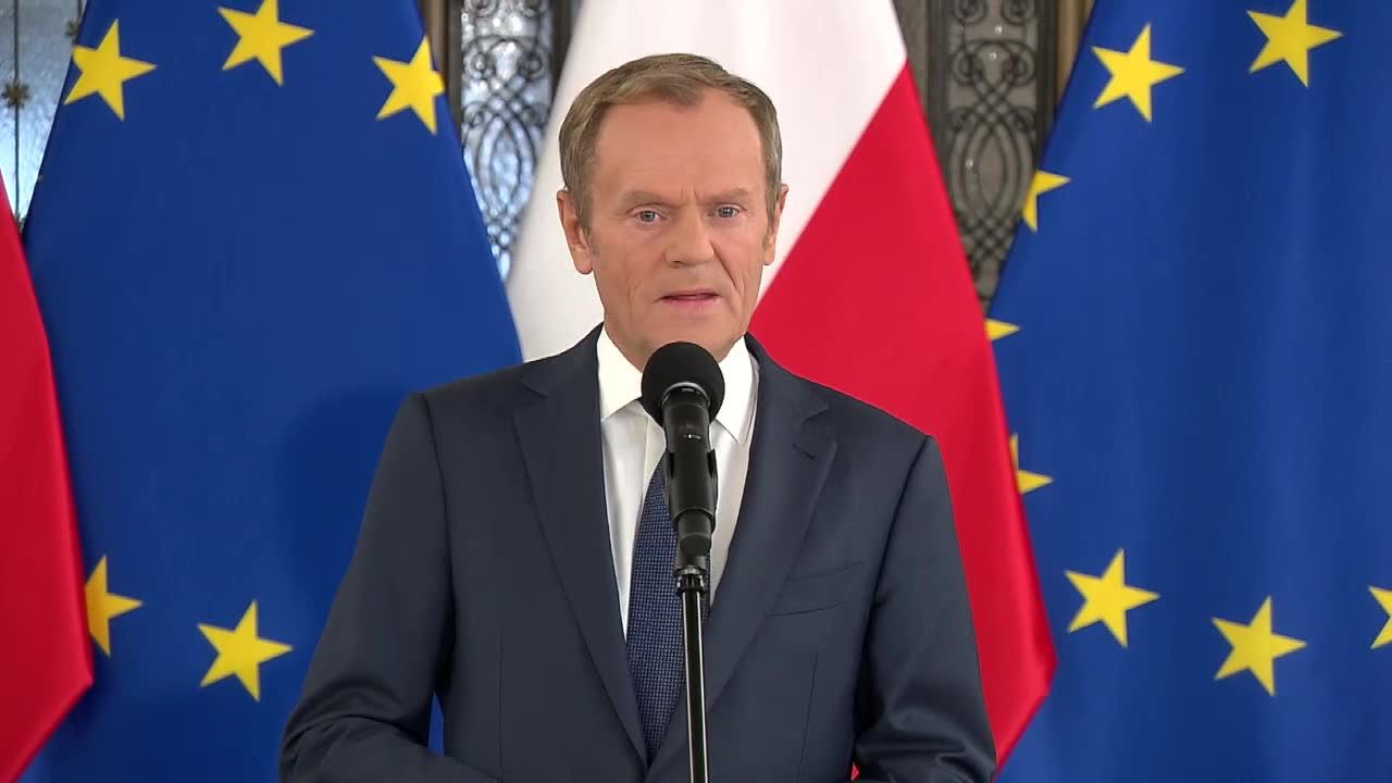 “Dzisiaj byliśmy świadkami zderzenia PiS-owskiego rządu ze ścianą”. D. Tusk o debacie w europarlamencie