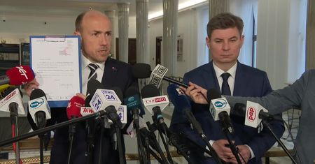 PO składa wniosek o wotum nieufności wobec ministra sportu, by wymusić dymisję wiceministra Mejzy. “Jest łajdakiem jakich mało”