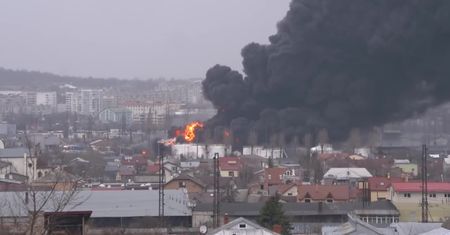 Potężny pożar po ataku na Lwów. Wcześniej słychać było syreny alarmowe