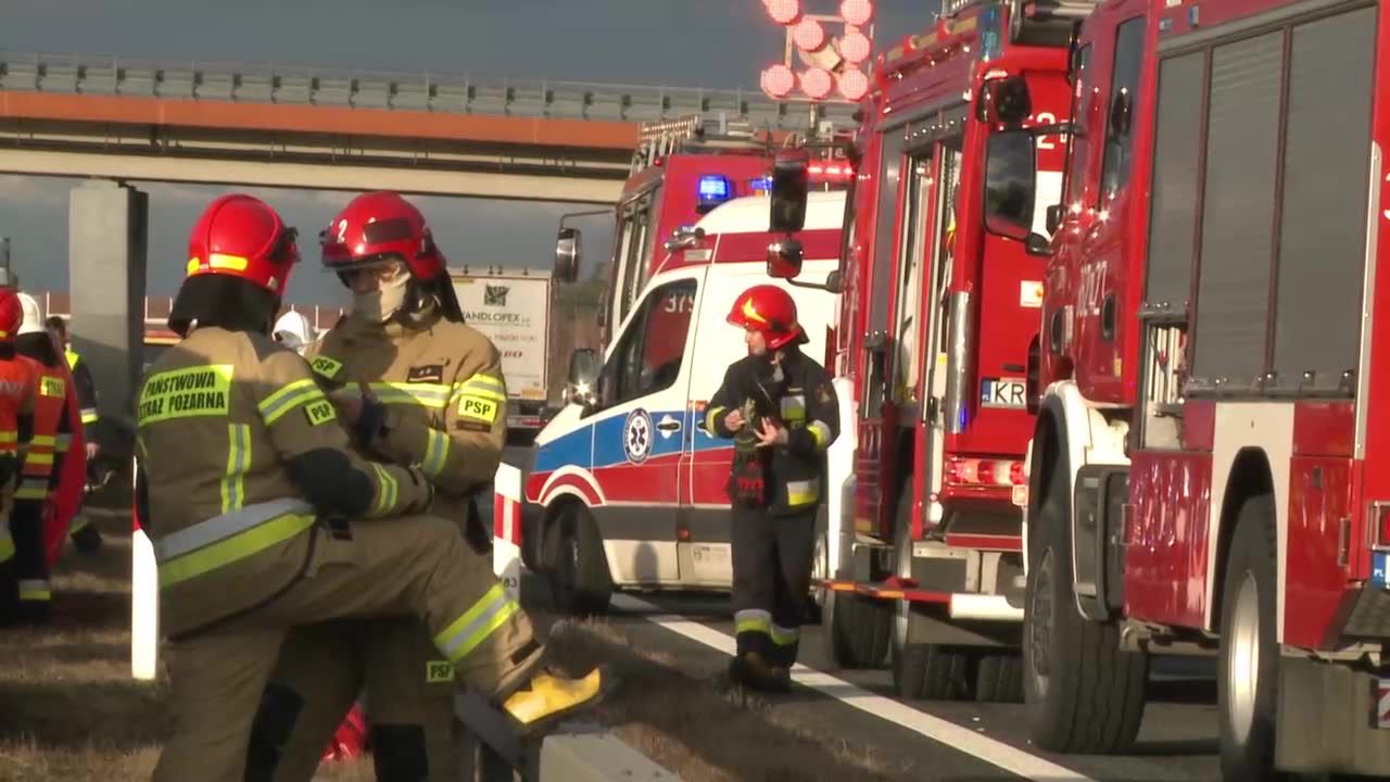 Tragiczny wypadek na autostradzie a4 pod Tarnowem. Nie żyją 4 osoby