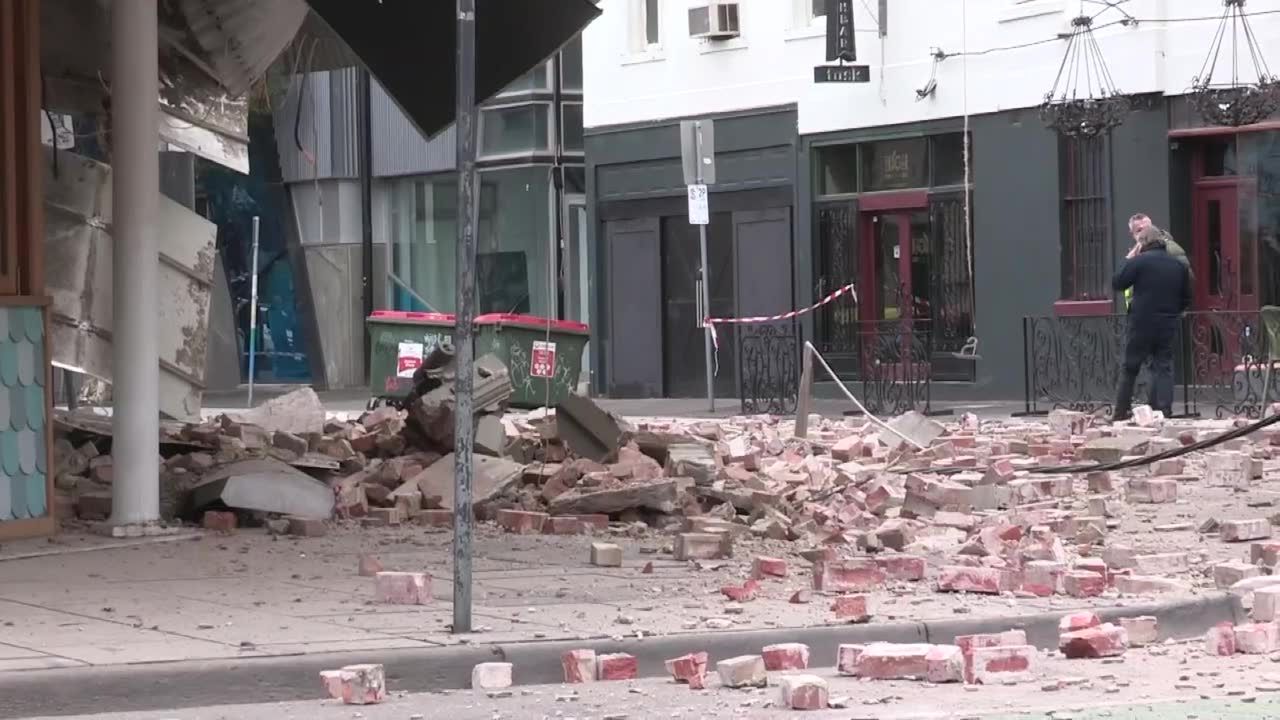 Trzęsienie ziemi w Melbourne. Runęła fasada restauracji, nikomu nic się nie stało.