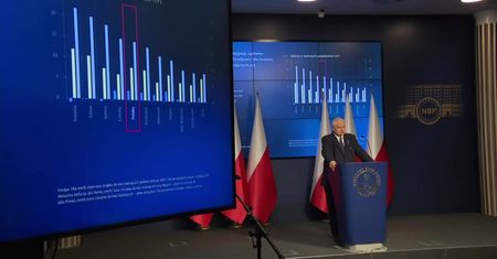 “NBP składa zawiadomienia o podejrzeniu popełnienia przestępstwa”. Chodzi o wypowiedzi Tuska i Siemoniaka