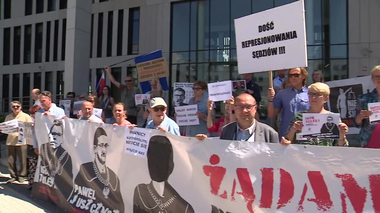 “Dereforma wymiaru sprawiedliwości”. Protest sędziów w Krakowie