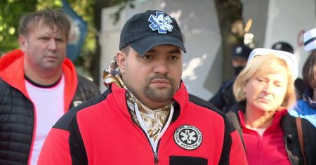 Ratownicy z “białego miasteczka” kontynuują protest. “Porozumienie z ministerstwem podpisano bez konsultacji z nami”