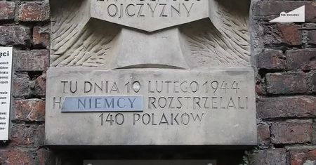 Prokuratura odmówiła wszczęcia śledztwa w sprawie zniszczenia zabytkowych tablic w Warszawie