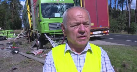 Wypadek ciężarówki przewożącej gęsi w Wielkopolsce. Kilka ptaków zmarło