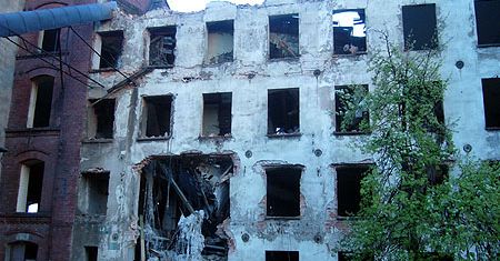 Zawalony budynek dawnego zakładu "Silena"
