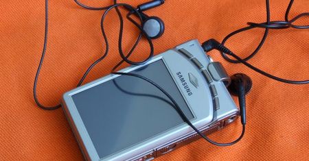 Samsung i7