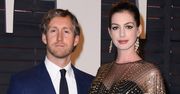 Ciężarna Anne Hathaway z mężem na imprezie. Gwiazda znów błyszczała