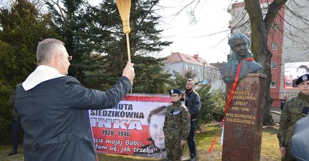 Odsłonięto pomnik “Inki”