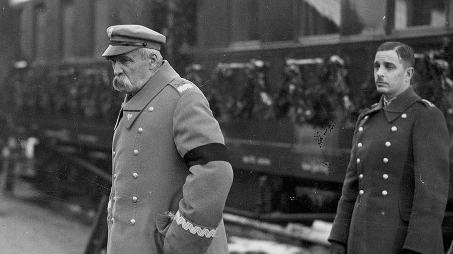 Józef Piłsudski na dworcu w Warszawie, 2 lutego 1935 roku