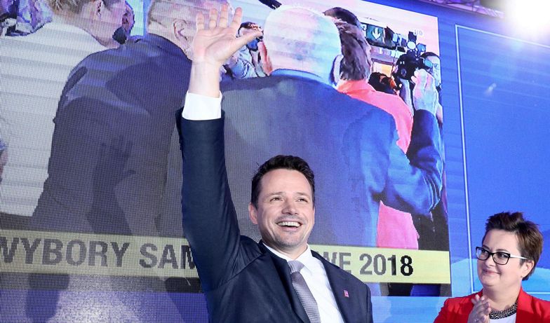 Rafał Trzaskowski, według sondaży powyborczych, wygrał w Warszawie w pierwszej turze