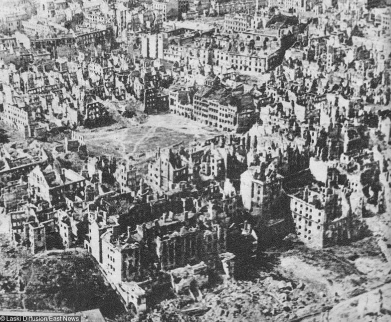 Zniszczenia samej Warszawy oszacowano na 54 mld dol.