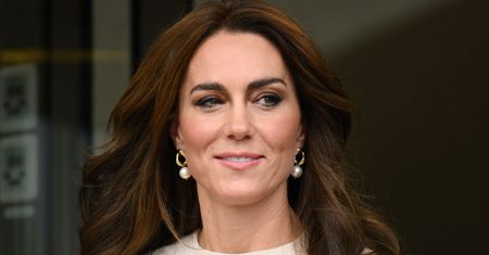 Idealny manicure na lato? Paznokcie w stylu księżnej Kate robią furorę