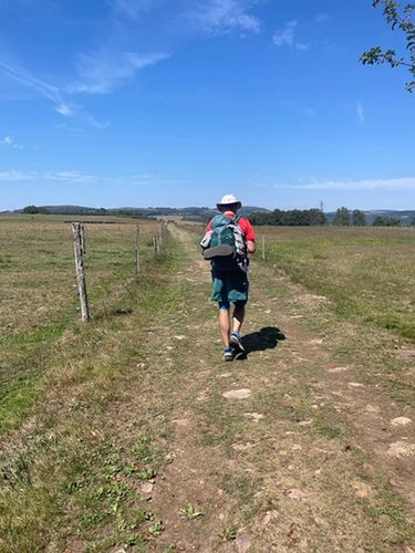 Camino Primitivo to bardzo zróżnicowany szlak, który biegnie przez tereny górzyste, ale także miasta (archiwum prywatne Marka Plawgi)