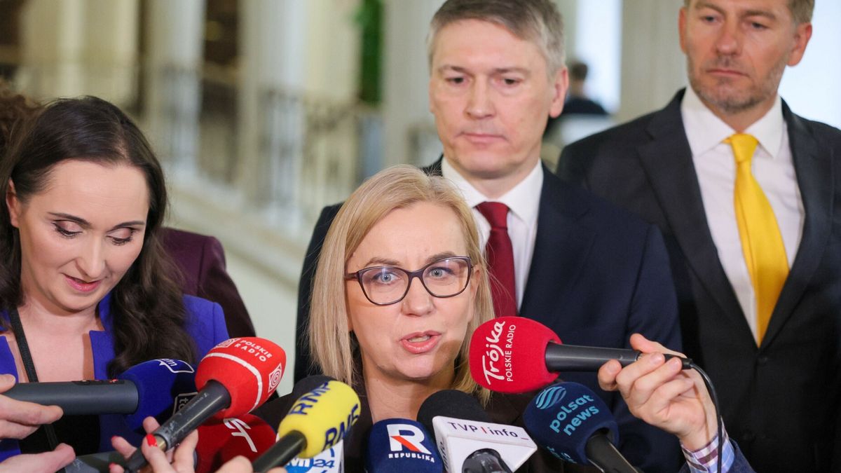 Roz?am w Polsce 2050 - konferencje prasowe w SejmieFot. Dawid Wolski/East News, 18.02.2026. Sejm. Rozlam w Polsce 2050. Konferencja prasowa politykow, ktorzy opuszczaja ugrupowanie zalozone przez Szymona Holownie i z zakladaja nowy klub parlamentarny. N/z: Ewa Szymanowska, Paulina Hennig-Kloska, Marcin Skonieczka, Norbert PietrykowskiDawid Wolski