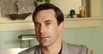 Jon Hamm w improwizowanej komedii