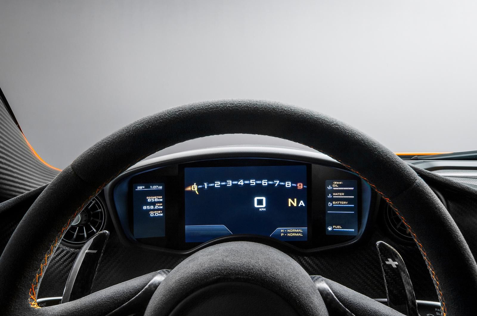 McLaren P1 wnętrze