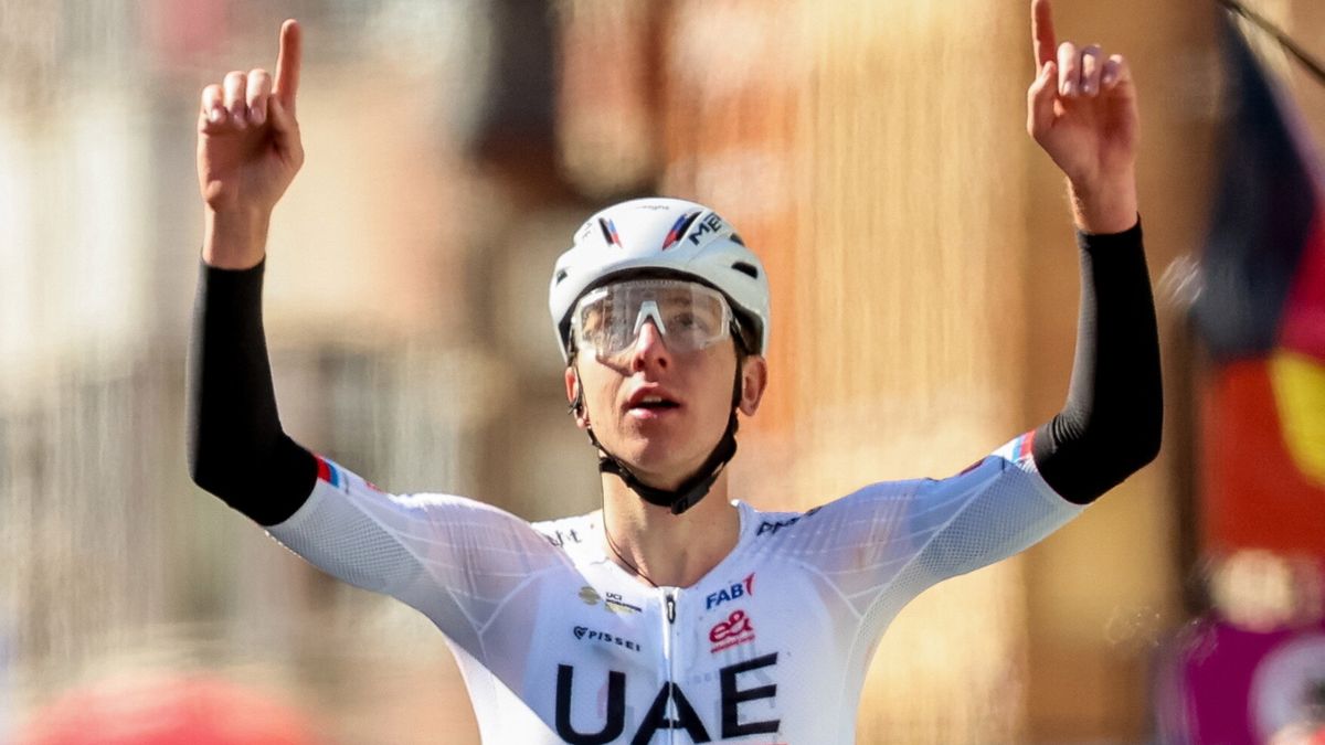 PAP/EPA / Olivier Hoslet  / Na zdjęciu: Tadej Pogacar