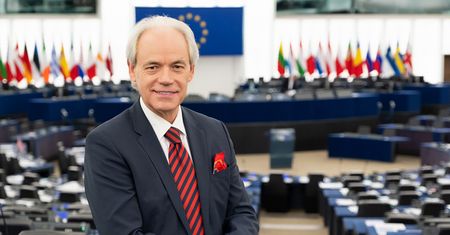 Adam Szenfeld rezygnuje ze startu w eurowyborach