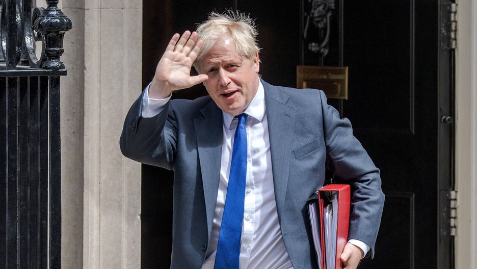 Boris Johnson Leaves Downing Street for PMQ
LONDON, UNITED KINGDOM - JULY 6: British Prime Minister Boris Johnson leaves Number Ten of Downing Street on Wednesday, July 6 2022. Prime Minister Johnson is expected to face opposition in the Houses of Commons on today's weekly PMQs after he reshuffled his Cabinet the day before following a stark series of resignations by dozens of junior ministers as well as most senior ministers such as Chancellor Rishi Sunak and Health Secretary Sajid Javid who resigned on Tuesday. Stuart Brock / Anadolu Agency/ABACAPRESS.COM 
Dostawca: PAP/Abaca
AA/ABACA
Downing street,Leaving,London,MP,outside,PMQ,resign,walkingi