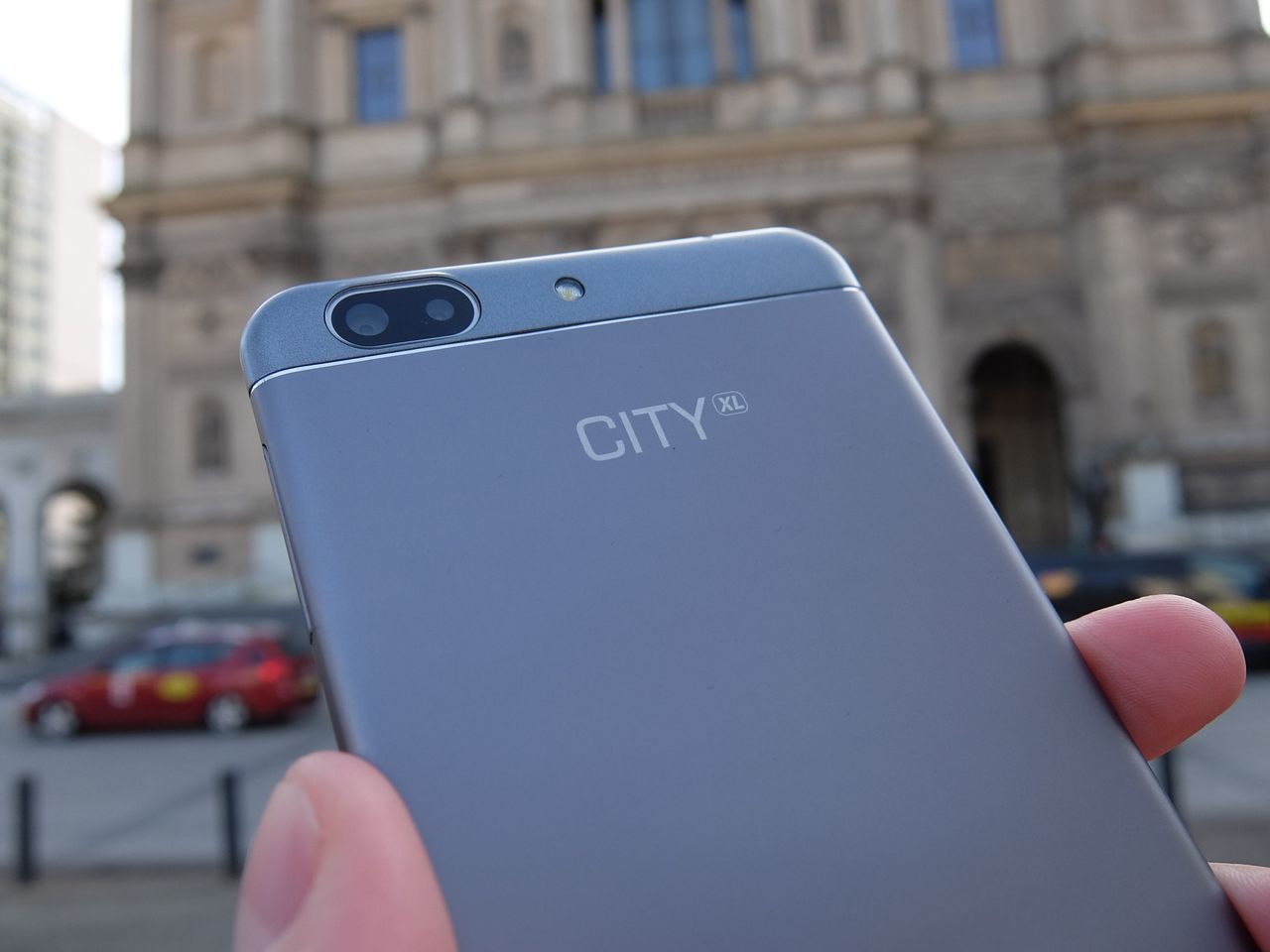 Aluminowa obudowa myPhone City XL prezentuje się atrakcyjnie