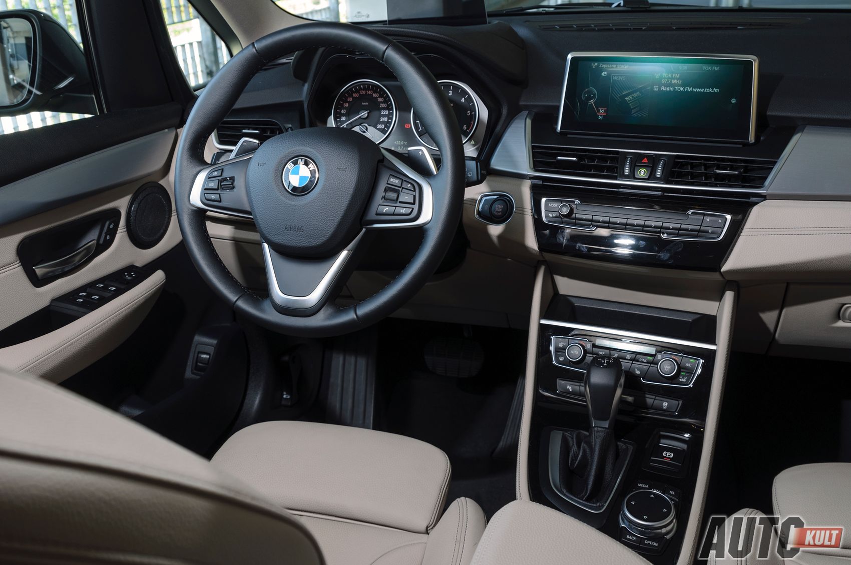 Skądś to znacie? Wygląda jak inne BMW w podobnych rozmiarach - solidnie i elegancko.