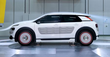Citroën C4 Cactus AIRFLOW 2L - zielony podmuch wiatru