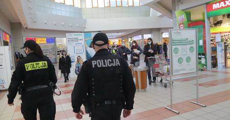 Koronawirus w Polsce. Jak może wyglądać twardy lockdown?