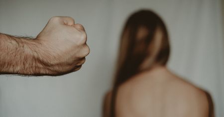 W UK mieli rozpocząć nowe życie. Zginęła od 30 ciosów nożem. Brytyjski sąd skazał jej męża