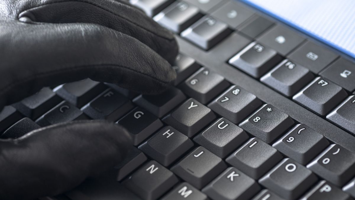 Haker wykradł wrażliwe dane prokuratorów