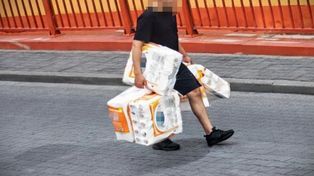 Ukradł 1800 rolek papieru toaletowego. 42-latek zatrzymany przez policję w Żyrardowie!