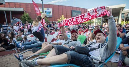 Centra handlowe kuszą ofertą na EURO 2016. Celują w mężczyzn