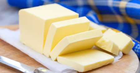 Tłuszcz do pieczenia zawierający częściowo utwardzoną soję i olej z nasion bawełny