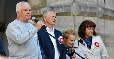Łoziński: Kijowski pogrąża siebie i KOD