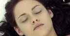 ''Snow White and the Huntsman'': Florence oddycha życiem