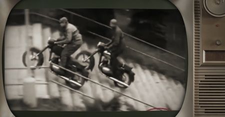 Jawa pokazała, jak dawniej testowano motocykle. Wycisk jakich mało