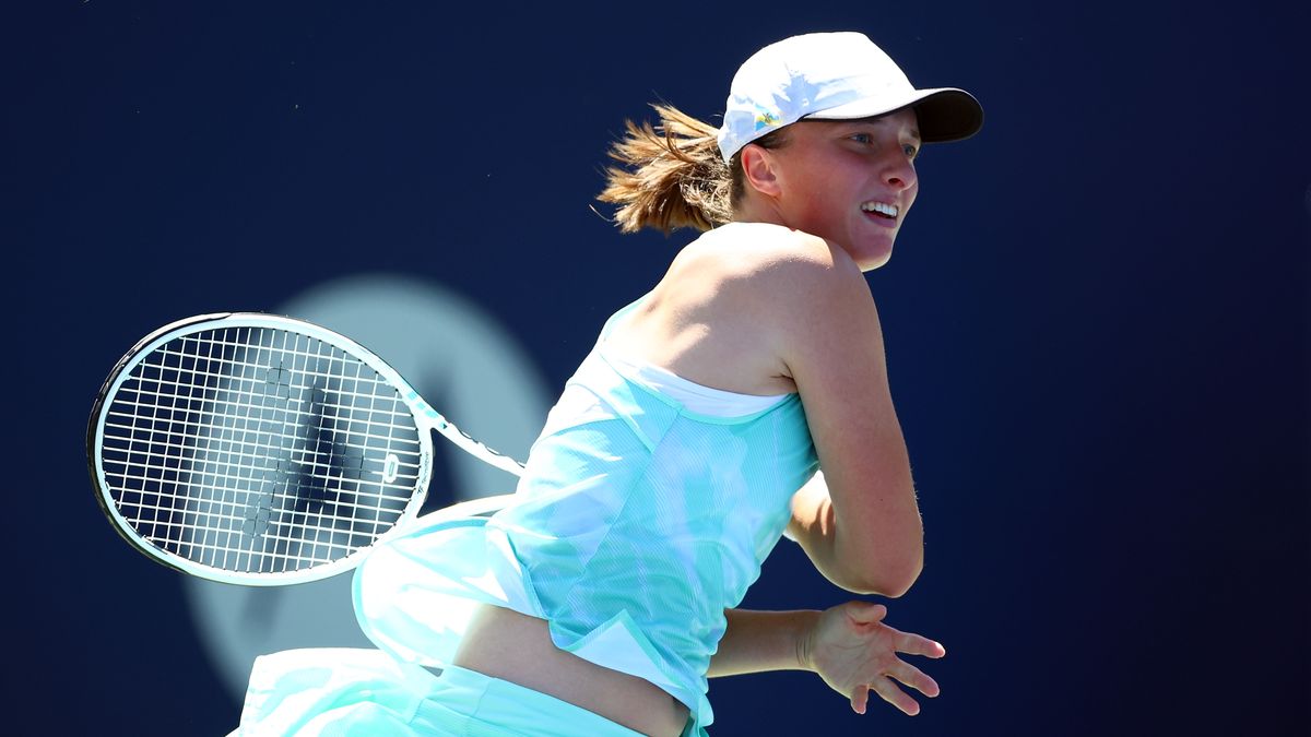 TORONTO, ON - AUGUST 10:  Iga Swiatek of Poland hits a shot against Ajla Tomljanovic of Australia during the National Bank Open, part of the Hologic WTA Tour, at Sobeys Stadium on August 10, 2022 in Toronto, Ontario, Canada. (Photo by Vaughn Ridley/Getty Images)