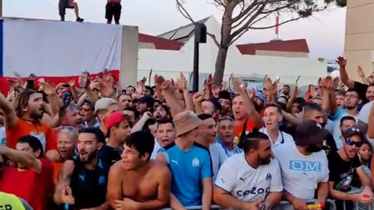 Twitter / Kibice witają Alexisa Sancheza