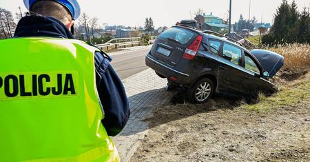 Alkohol, narkotyki i broń? Szokujące zatrzymanie po wypadku w Wojcieszkowie